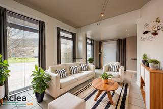 Dit instapklaar appartement vinden we terug in het centrum van Eeklo, vlakbij openbaar vervoer en winkels. Een ideaal appartement voor starters of...