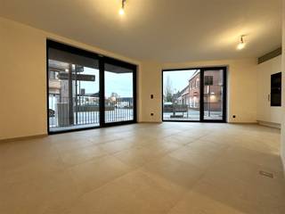 ENERGIEZUINIG EN KWALITATIEF NIEUWBOUWAPPARTEMENT MET 2 SLAAPKAMERS OP TOPLIGGING IN HARTJE AARSELEIn hartje Aarsele, vinden we dit kwalitatief...