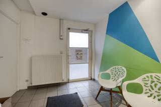 TE KOOP: Multifunctionele handelsruimte met goede ligging te Houthalen-Oost! Ontdek deze praktisch ingerichte handelsruimte op de weg naar Zwartberg...