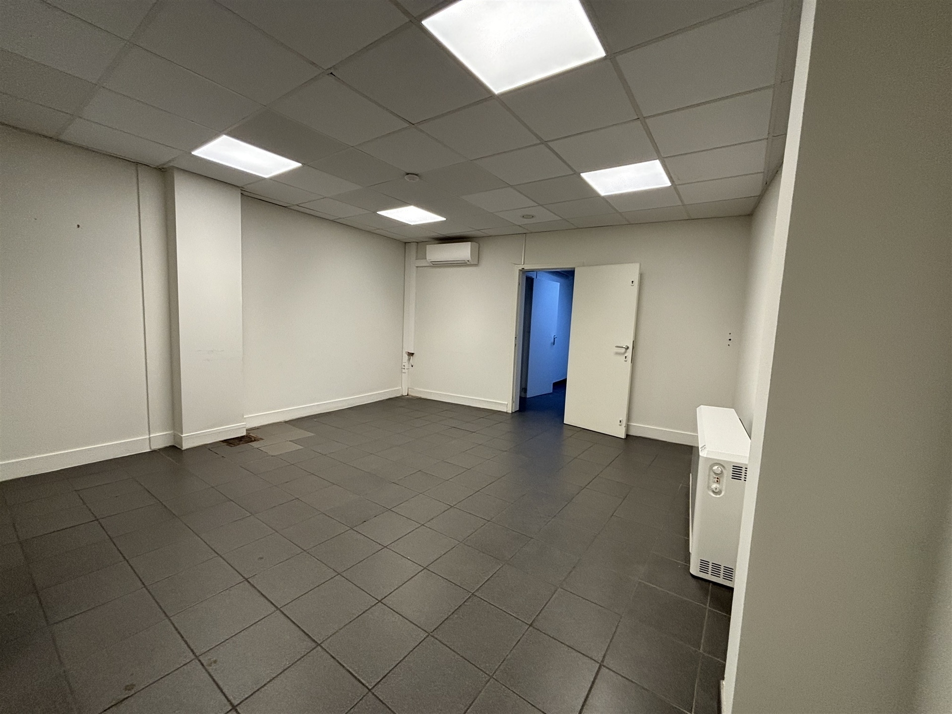 Commercial for rent in Vilvoorde - photo 5