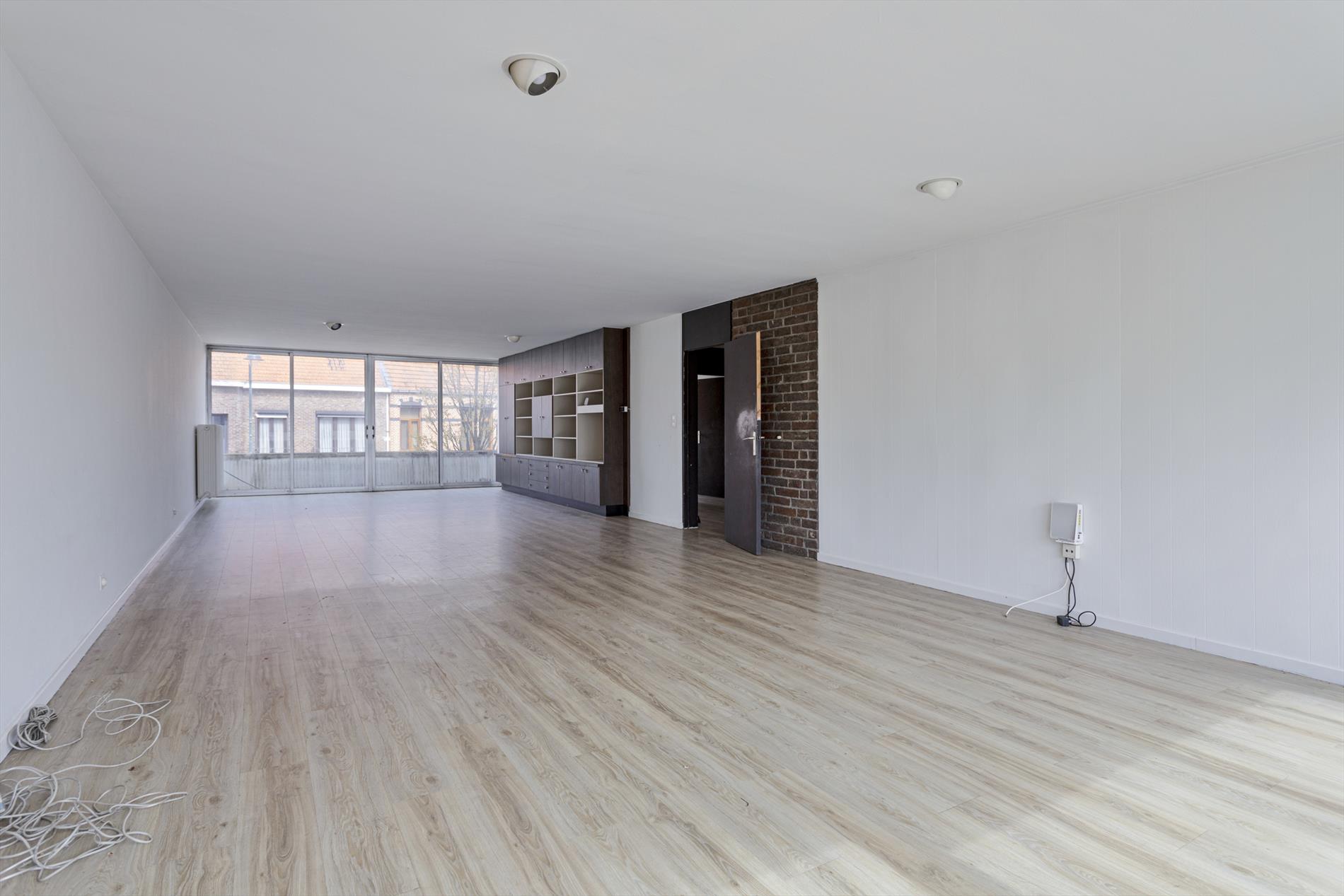 3 ruime te renoveren appartementen met 3 &amp; 4 slaapkamers in het centrum van Balen! - foto 2