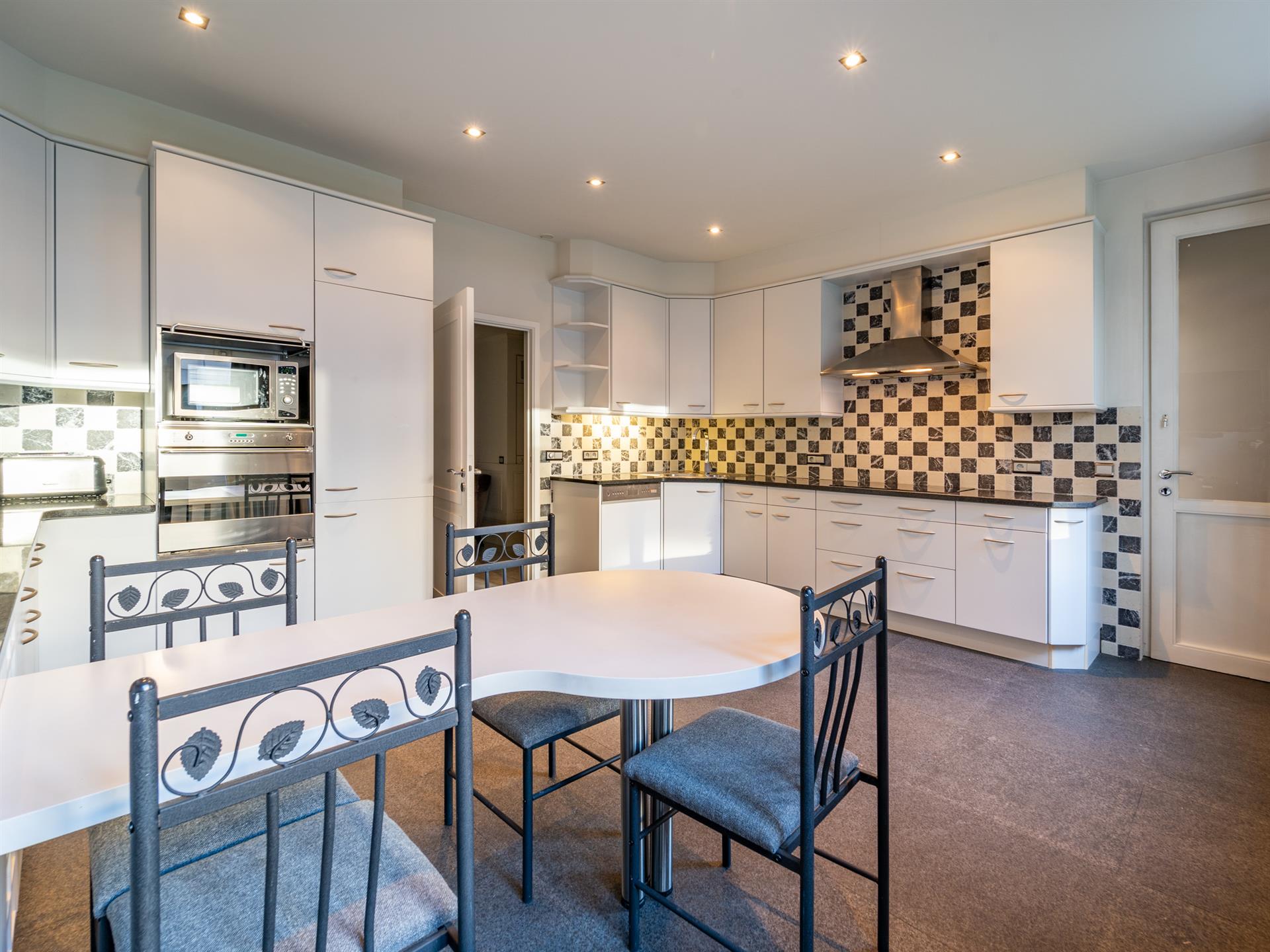 Apartment for sale in Ixelles with 2 bedrooms - photo 4