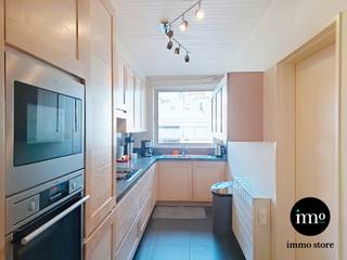 Immo Store presenteert een AANGENAAM EN GOED GELEGEN 2-SLAAPKAMERAPPARTEMENT, gelegen op de VIERDE VERDIEPING van een goed onderhouden...