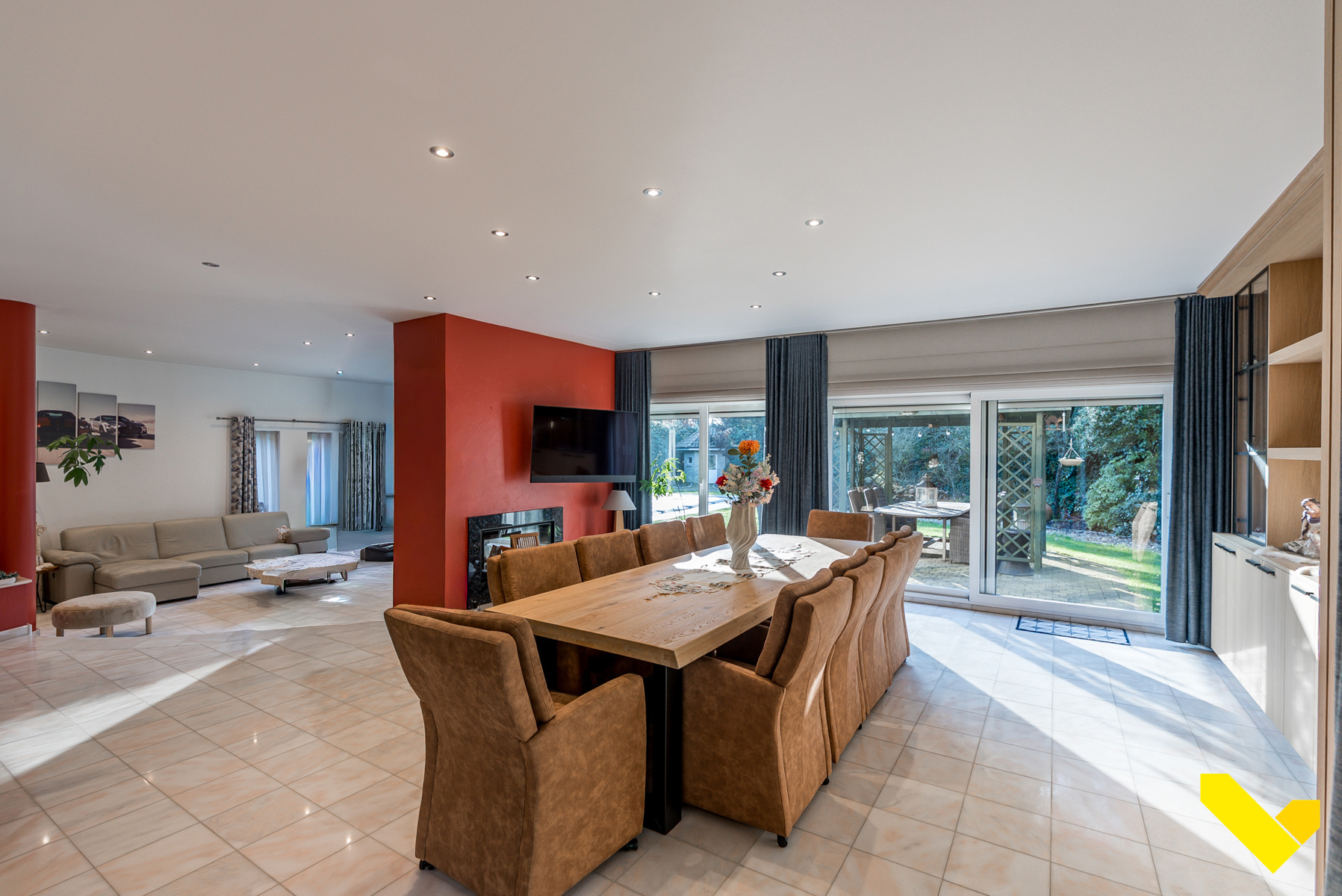 Exclusieve villa met zwembad in een bosrijke omgeving. - foto 4