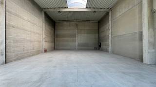 Ideaal gelegen in Kampenhout, perfect voor ondernemers die op zoek zijn naar een combinatie van werkruimte, showroom en opslag. Waarom is dit dé...