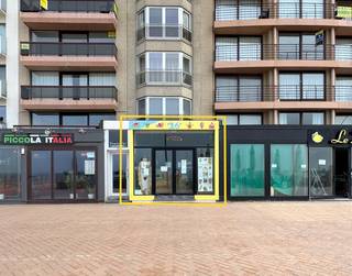 Espace commercial avec appartement sur la digueBien au rez-de-chaussée situé sur la digue avec espace commercial à l’avant et appartement à...