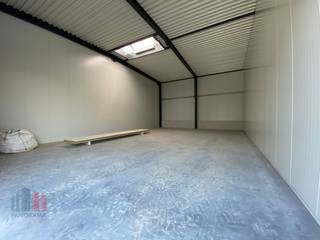 Nieuwe KMO-unit met een oppervlakte van 170 m². De loods maakt deel uit van de KMO-park "DE SCHELP". De loods is opgebouwd uit een staalconstructie...