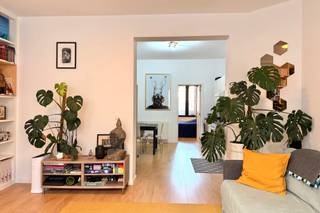 Welkom in deze heerlijke stek op een tweede verdieping in Borgerhout, in een rustige woonwijk achter de Plantin en Moretuslei. Hier wonen is...