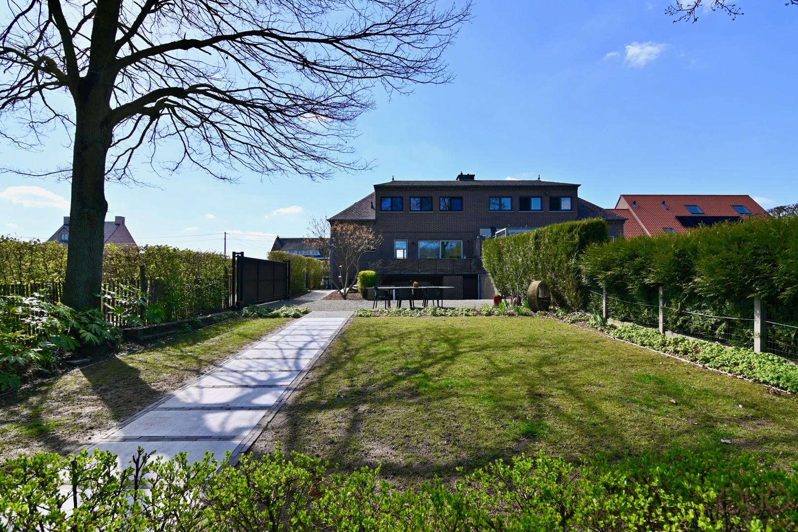 Gerenoveerd halfopen bebouwing op een prachtig perceel van 1h39a60ca inclusief weilanden - foto 4