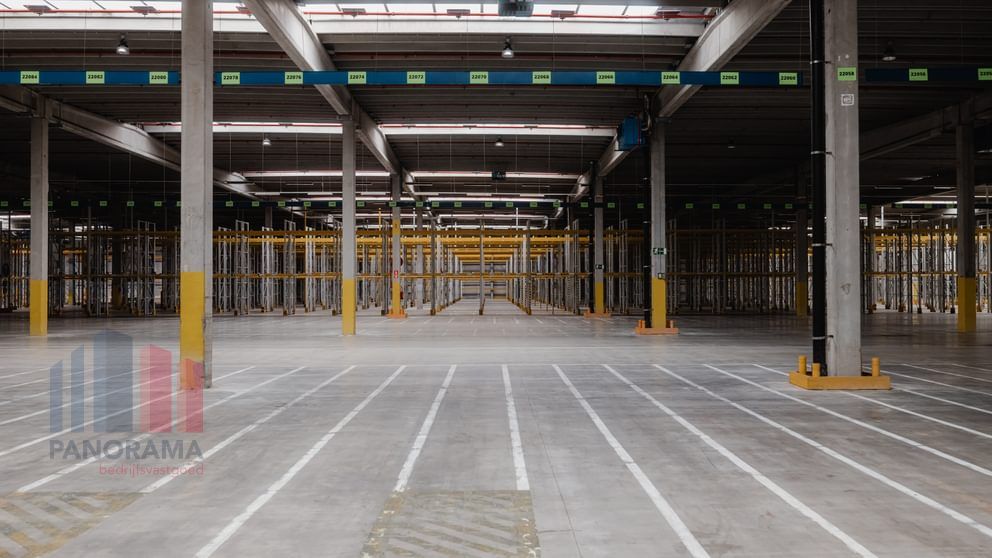 4.460 m² logistiek magazijn nabij de E42 - foto 2