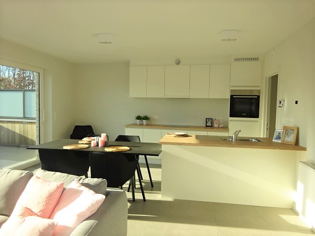 Luxueus afgewerkt appartement gelegen op 1ste verdieping - foto 3