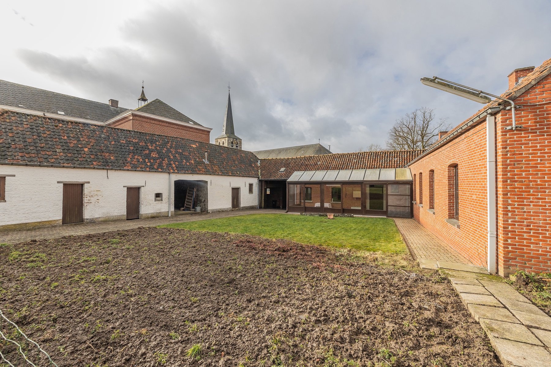 Unieke hoeve in pittoreske omgeving op 30 are - foto 4