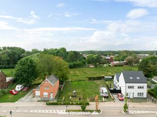 <p><span>Knap perceel bouwgrond voor halfopen bebouwing, gelegen op een gunstige locatie net buiten het landelijke dorpscentrum van Putte - Peulis.</span></p><p><span> </span></p><p><span>Dit mooie, perfect zuidwest georiënteerde perceel met oppervlakte 305 m² biedt de mogelijkheid om een eigen woning te ontwerpen met een voorgevel-breedte van 8m.</span></p><p><span> </span></p><p><span>De bouwgrond is uiterst gunstig gelegen in een landelijke omgeving nabij het dorpscentrum van Peulis, met scholen, winkels en openbaar vervoer op fietsafstand. Een vlotte bereikbaarheid is gegarandeerd dankzij de centrale ligging.</span></p><p><span> </span></p><p><span>Vrijblijvende informatie te verkrijgen via 015/755 444 of info@immovercammen.be .</span></p><p><span> </span></p>