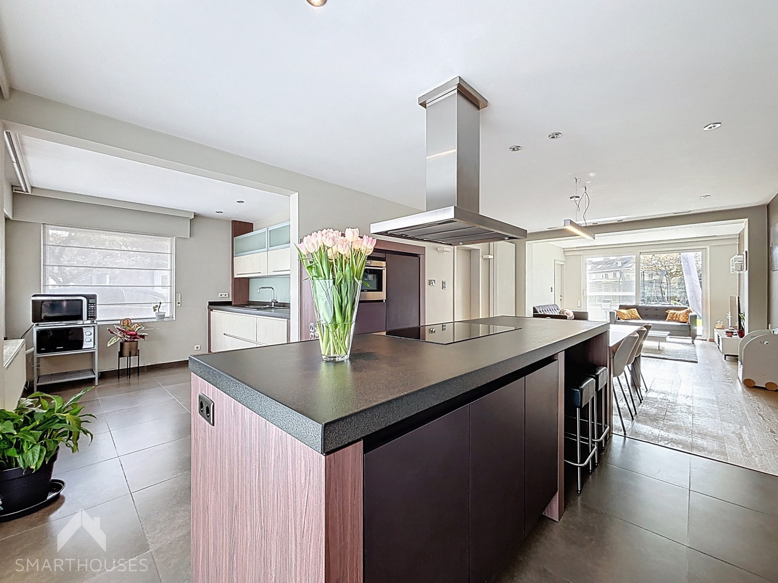 Instapklare ruime halfopen woning met 4 slpks en garage - foto 3