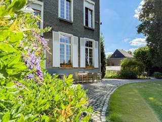 Authentiek HERENHUIS met HISTORISCHE ALLURE en UITGESTREKT PARKDOMEIN van 1,4 hectare met BOOMGAARD en WEIDE, te koop op de grens van Oudenaarde...