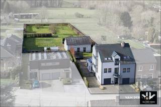 Unieke, ruime woonmogelijkheid (opsplitsbaar) op perceel van 37 aren 21 centiaren in het rustige Hoelbeek (Bilzen-Hoeselt), ideaal...