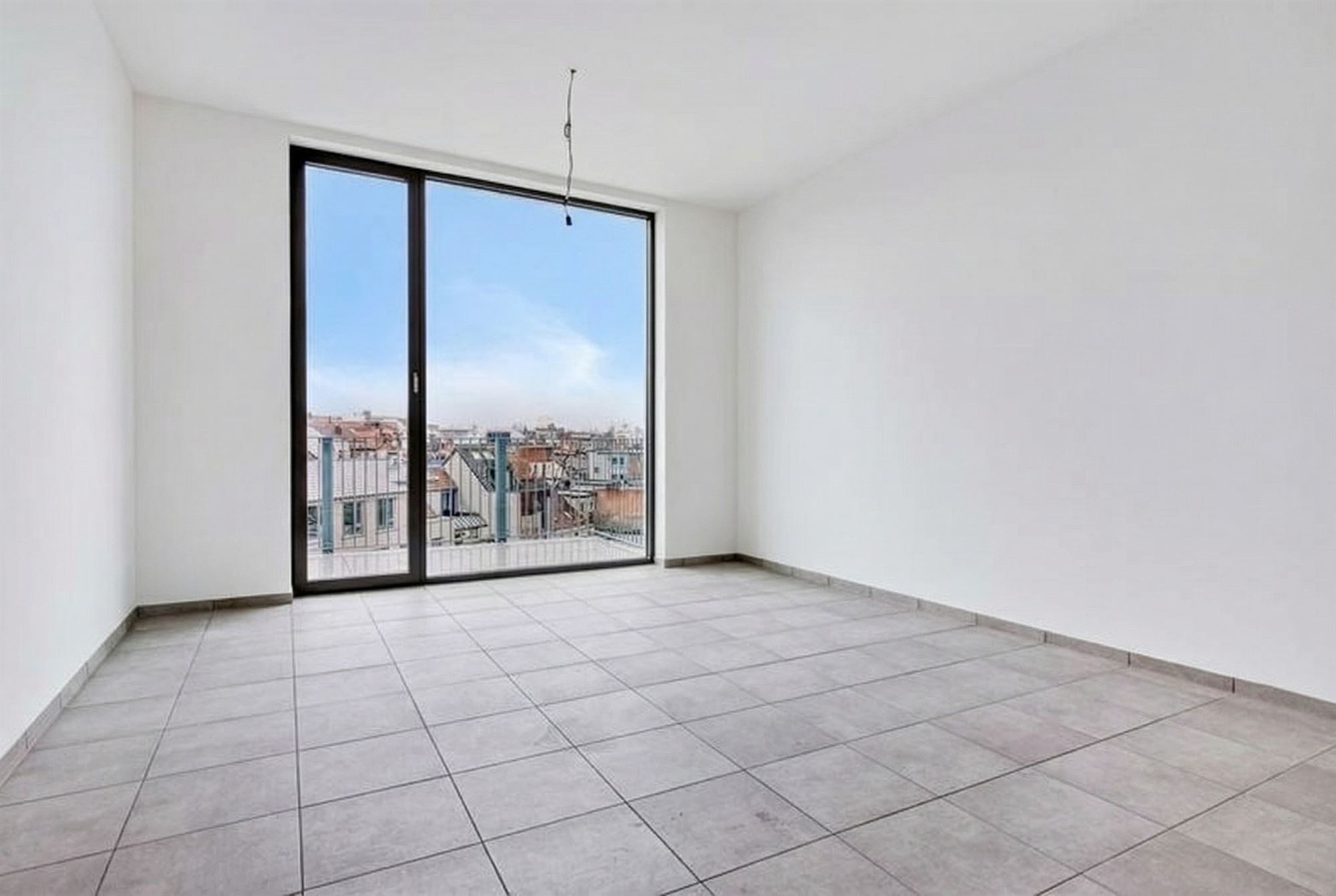 APPARTEMENT MET 2 SLKS + TERRAS IN HARTJE ANTWERPEN - foto 2