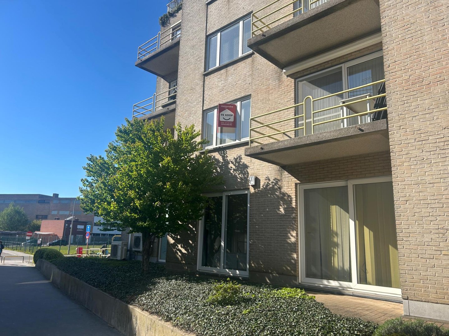 Te koop – Zeer verzorgd appartement met 2 slaapkamers in het centrum van Waregem! - foto 2