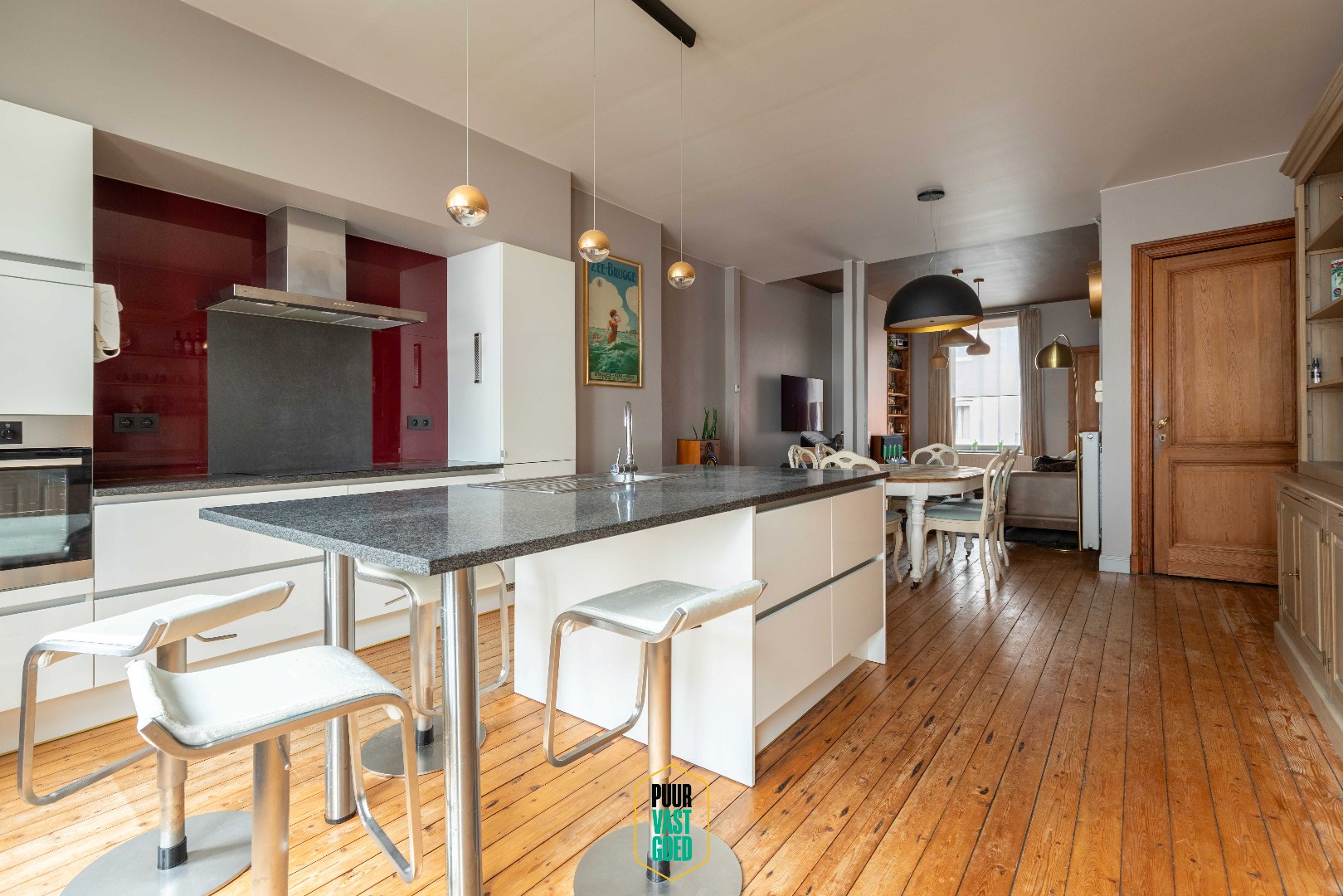 Luxurious living, staying, enjoying and partying just a stone's throw away from the beach. - photo 1