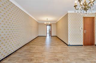 TE KOOP GERAARDSBERGENDit instapklare appartement bevindt zich op de eerste verdieping van een rustige residentie in het gezellige Moerbeke. Dankzij...