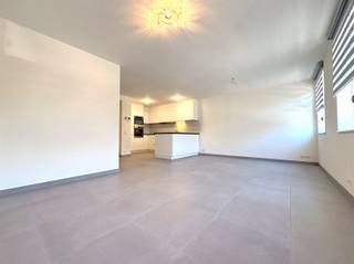 Appartement op toplocatie in het centrum van Dendermonde Dit modern appartement is gelegen op de eerste verdieping van de standingvolle residentie...