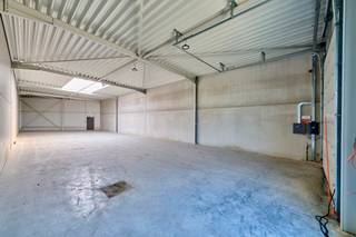 <strong>NIEUWBOUWPROJECT te Genk - 21 KMO-Units aan de Kompellaan</strong><br /><br />Wij zijn verheugd om de lancering van een nieuw project aan te kondigen: 21 moderne KMO-units langsheen de Kompellaan in Genk. Dit complex biedt kleine en middelgrote ondernemingen de perfecte plek om te starten, groeien en te innoveren.<br /><br />AANBOD<br />-21 multifunctionele units variërend in grootte en volledig aanpasbaar aan uw noden<br />-Strategische locatie langs de Kompellaan, dichtbij belangrijke verkeersaders en logistieke hubs<br />-Strakke architectuur en degelijke afwerking<br />-Parkeergelegenheid<br />-Verwachte oplevering: Q2 2025