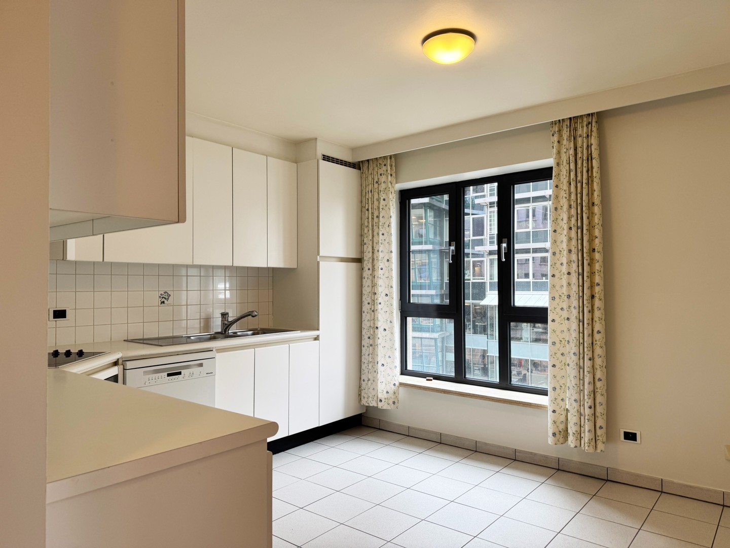 Ruim appartement met 3 slaapkamers en terras nabij het Zuid! - foto 5