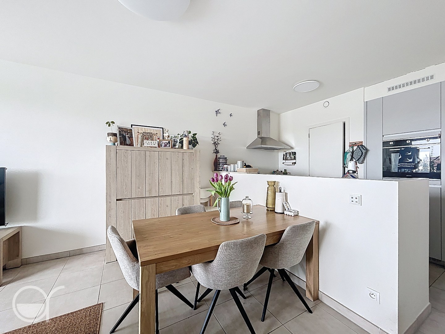 Ruim appartement met 2 slaapkamers en terras in Gent met ondergrondse parkeerplaats - foto 2