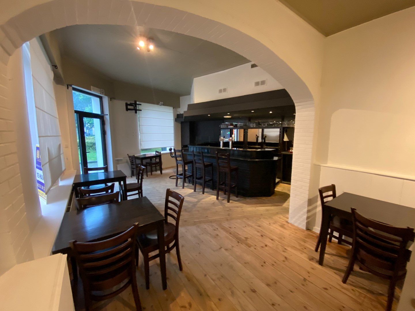 Commercial for rent in Ghent - photo 4