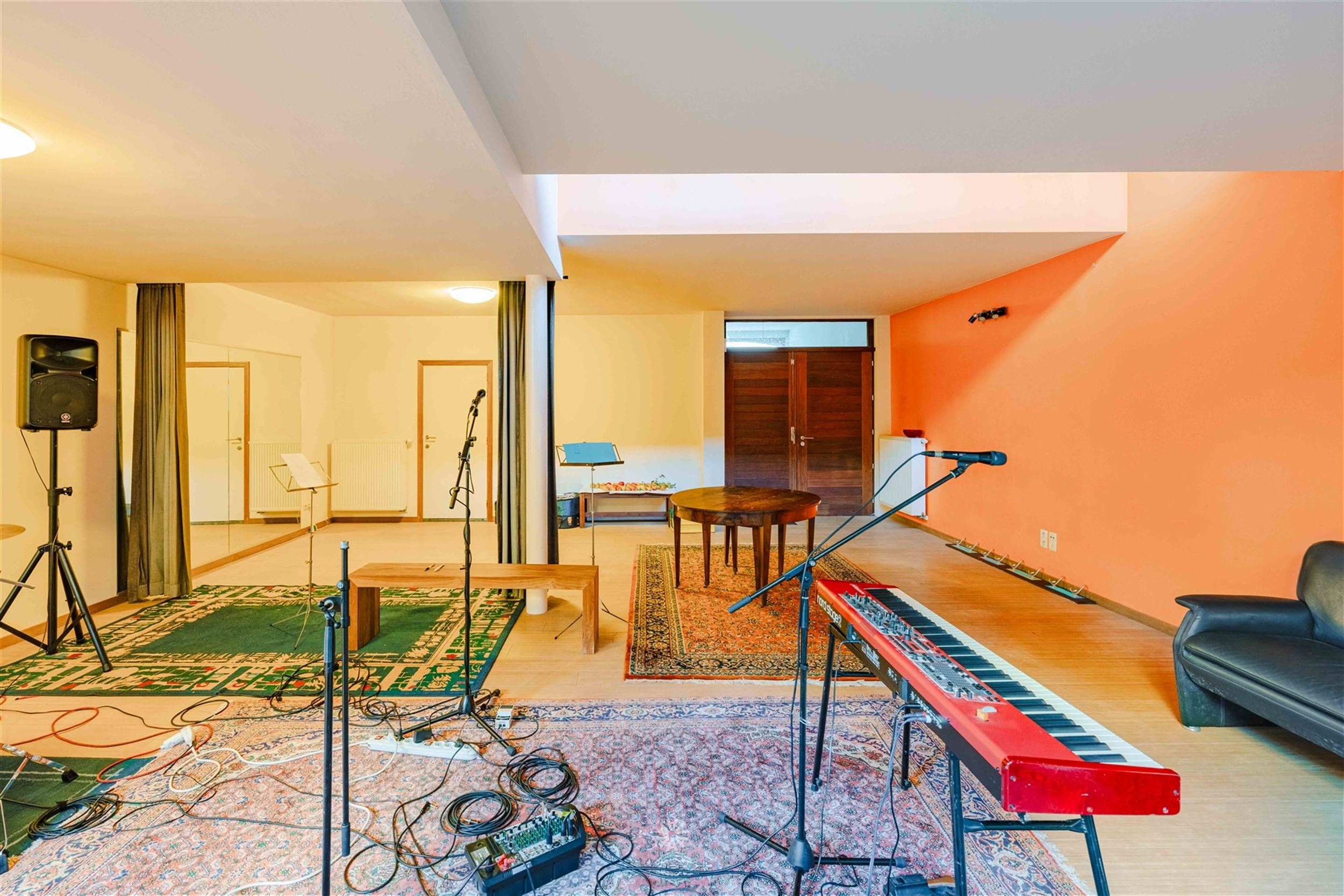 Uniek pand met twee wooneenheden, binnenkoer en dakterras - foto 4