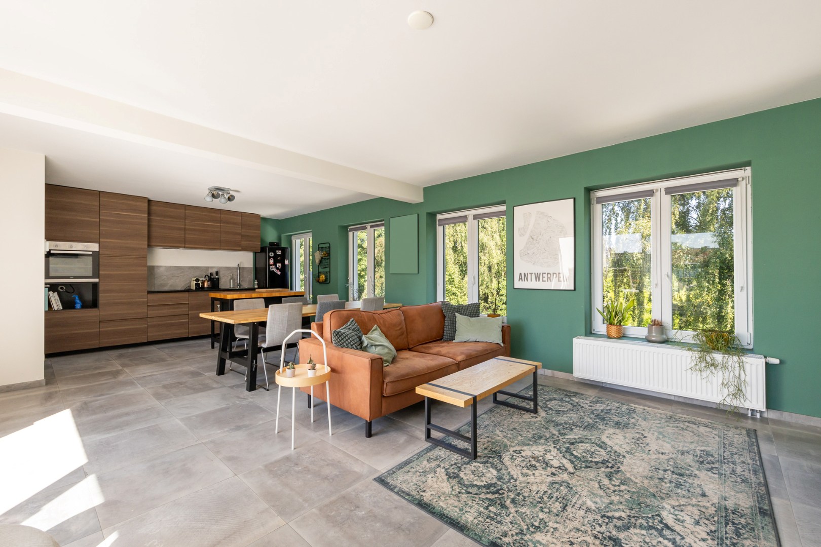 Gerenoveerd (2017) 2-slaapkamer appartement (112m²) met terras en autostaanplaats! - foto 3