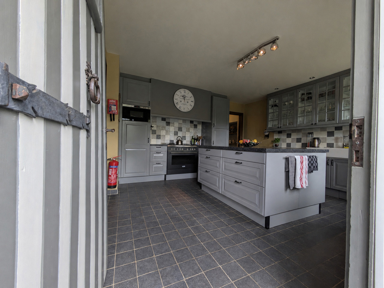 Authentieke, gerenoveerde hoeve met tal van mogelijkheden - foto 4