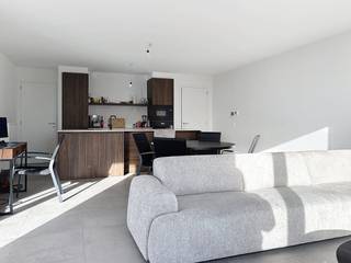 De snelste manier om een bezoek te brengen aan dit appartement? Vraag je bezoek aan via de rode knop op onze website (www.dewaele.com) en je...
