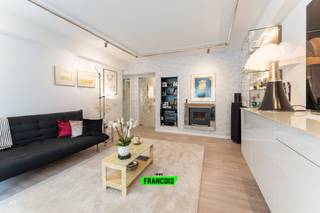 Welkom in uw nieuwe droomhuis, gelegen in het hart van het prachtige Oostende! Dit schitterende appartement op de vierde verdieping biedt een...