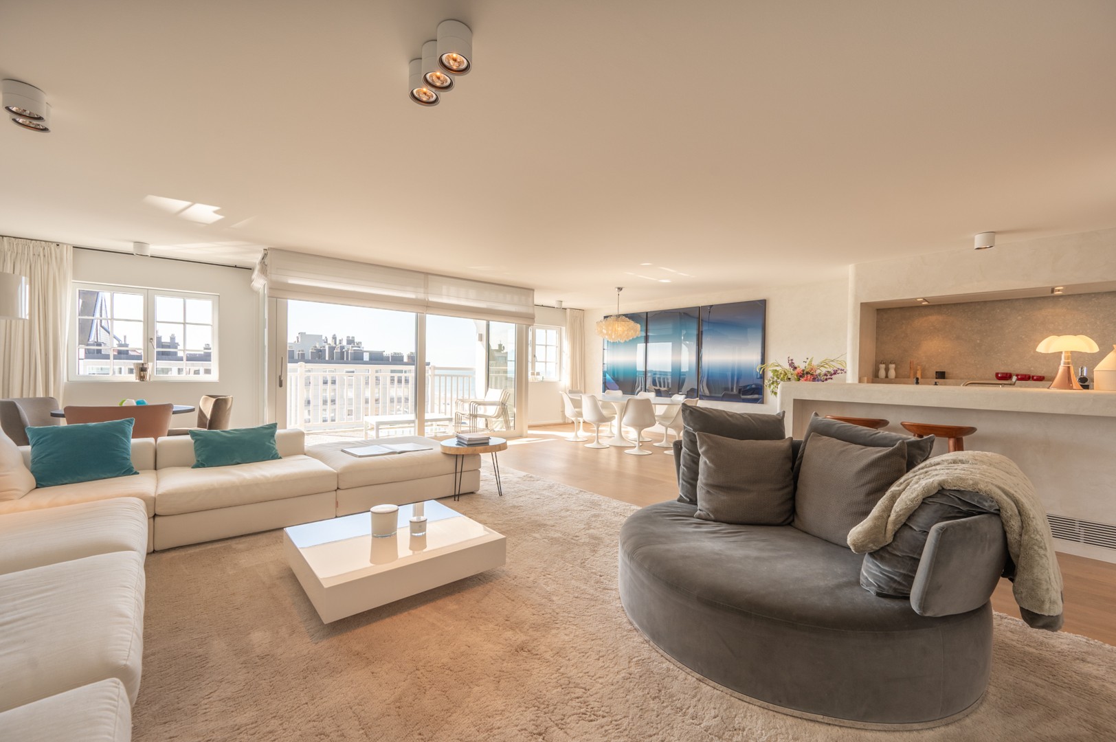 Exclusief appartement te koop met 8,6m gevelbreedte en fenomenaal zeezicht op het Albertplein van Knokke-Zoute - foto 3