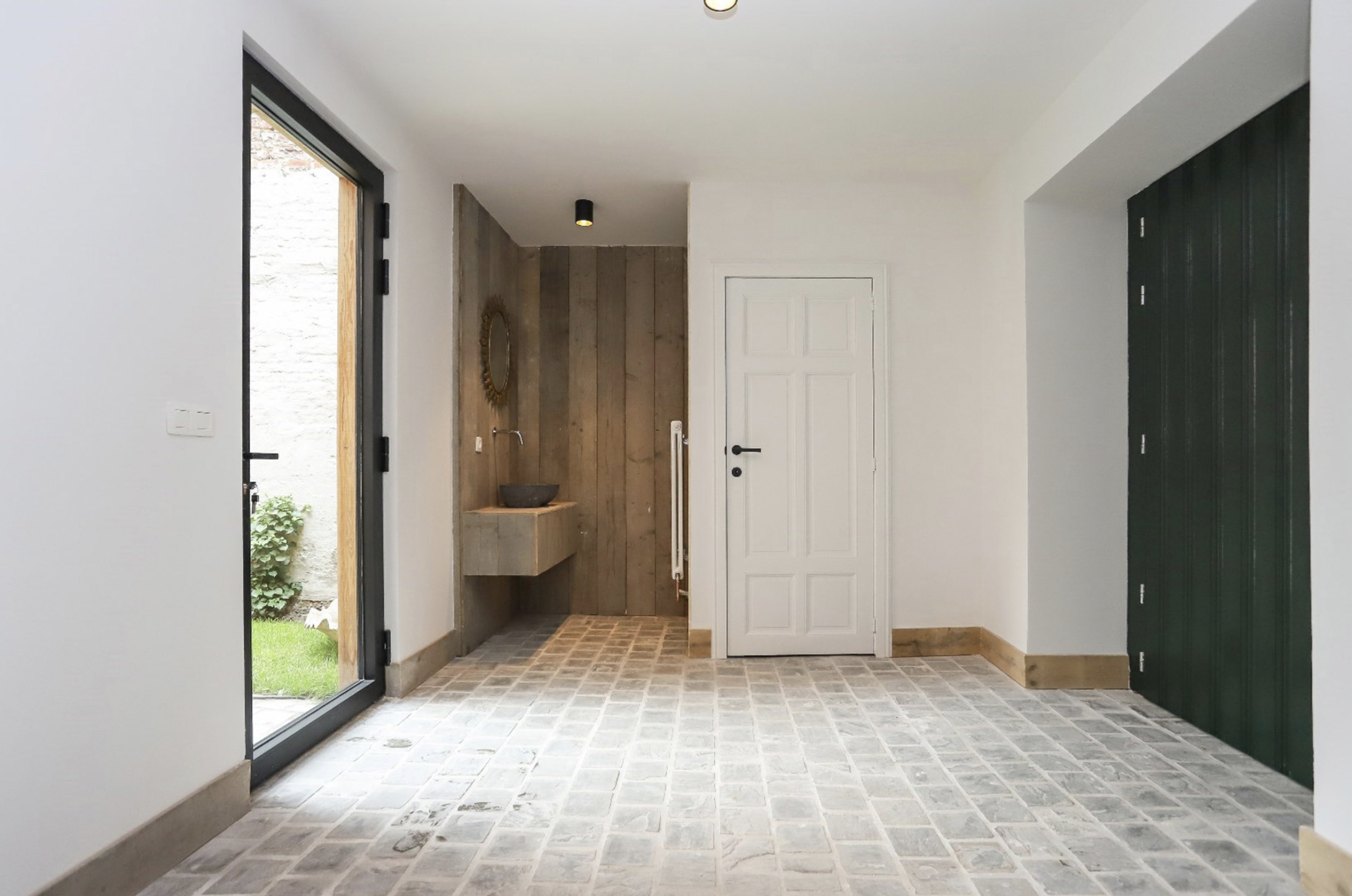 Buitengewoon uniek wonen in een prachtig vernieuwde hoeve te Zwijnaarde - foto 3