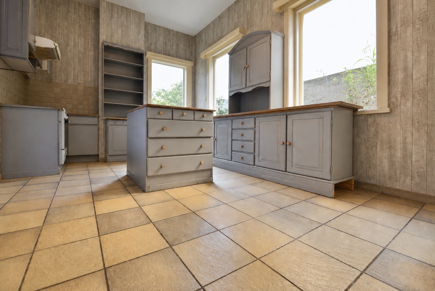 Karaktervol herenhuis met zonnige tuin, 3+2 slpk, tuin en tal van mogelijkheden in het centrum voor 249.000 EUR - foto 4