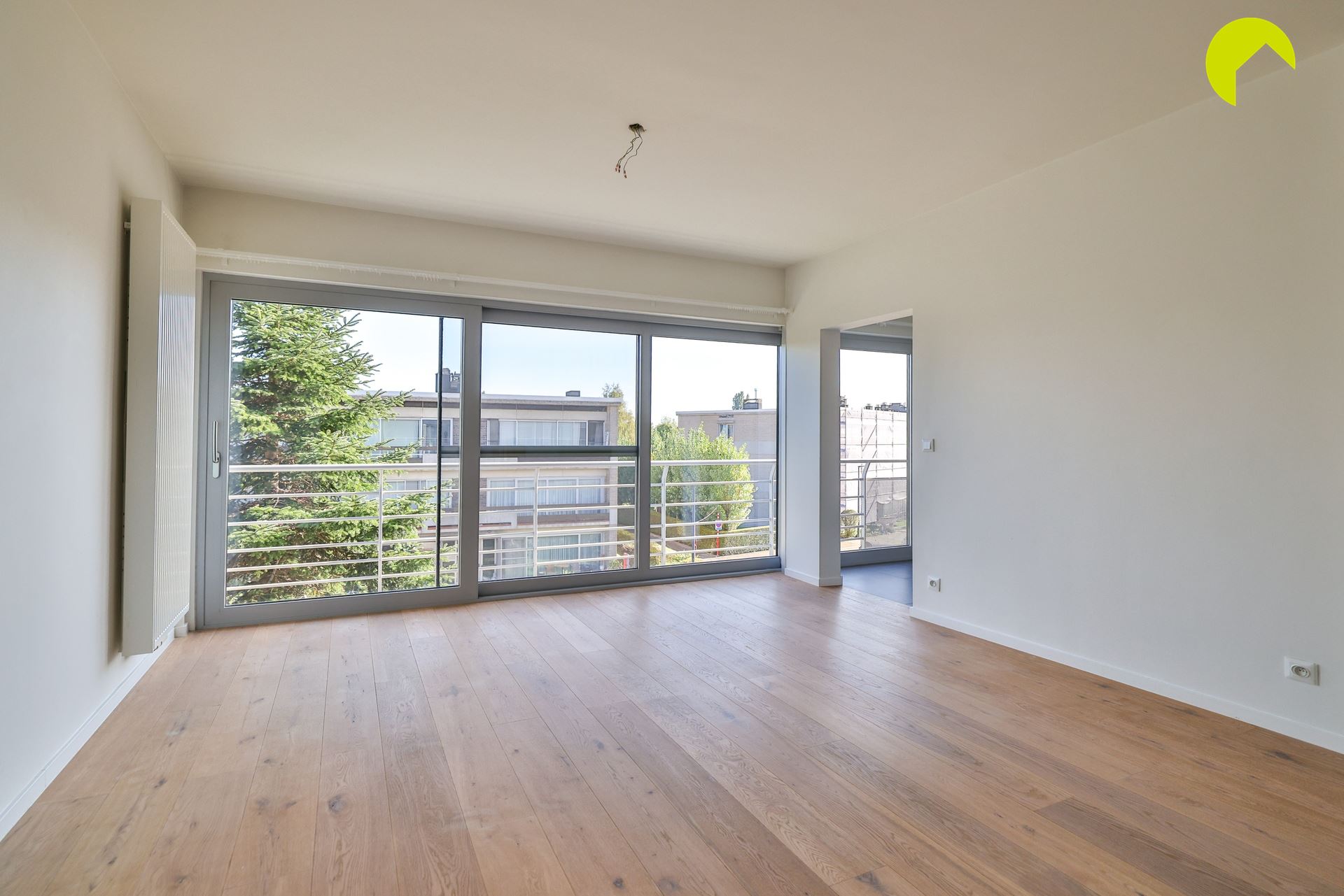 100% gerenoveerd appartement in rustige straat! - foto 4