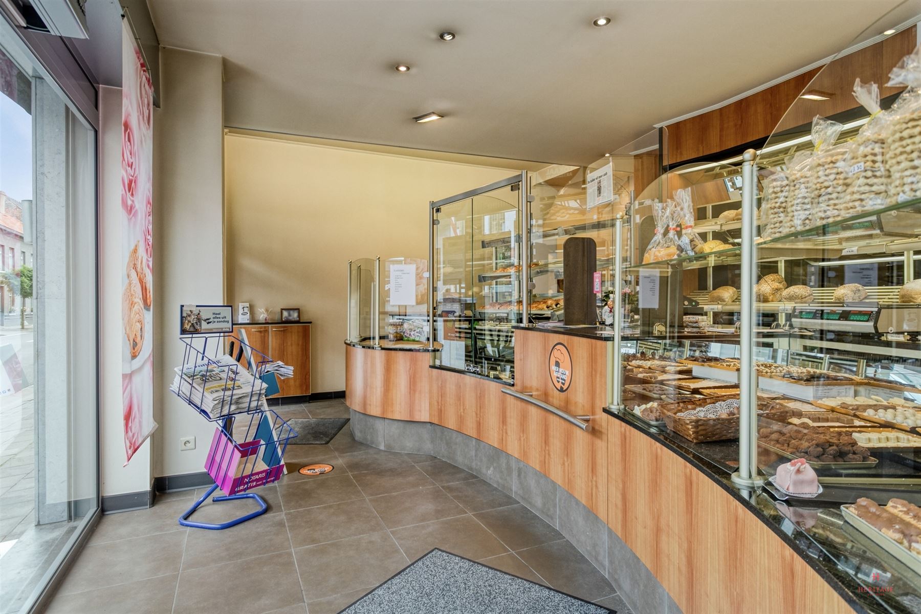 Ruime commerciële woning in hartje Wakken - foto 4