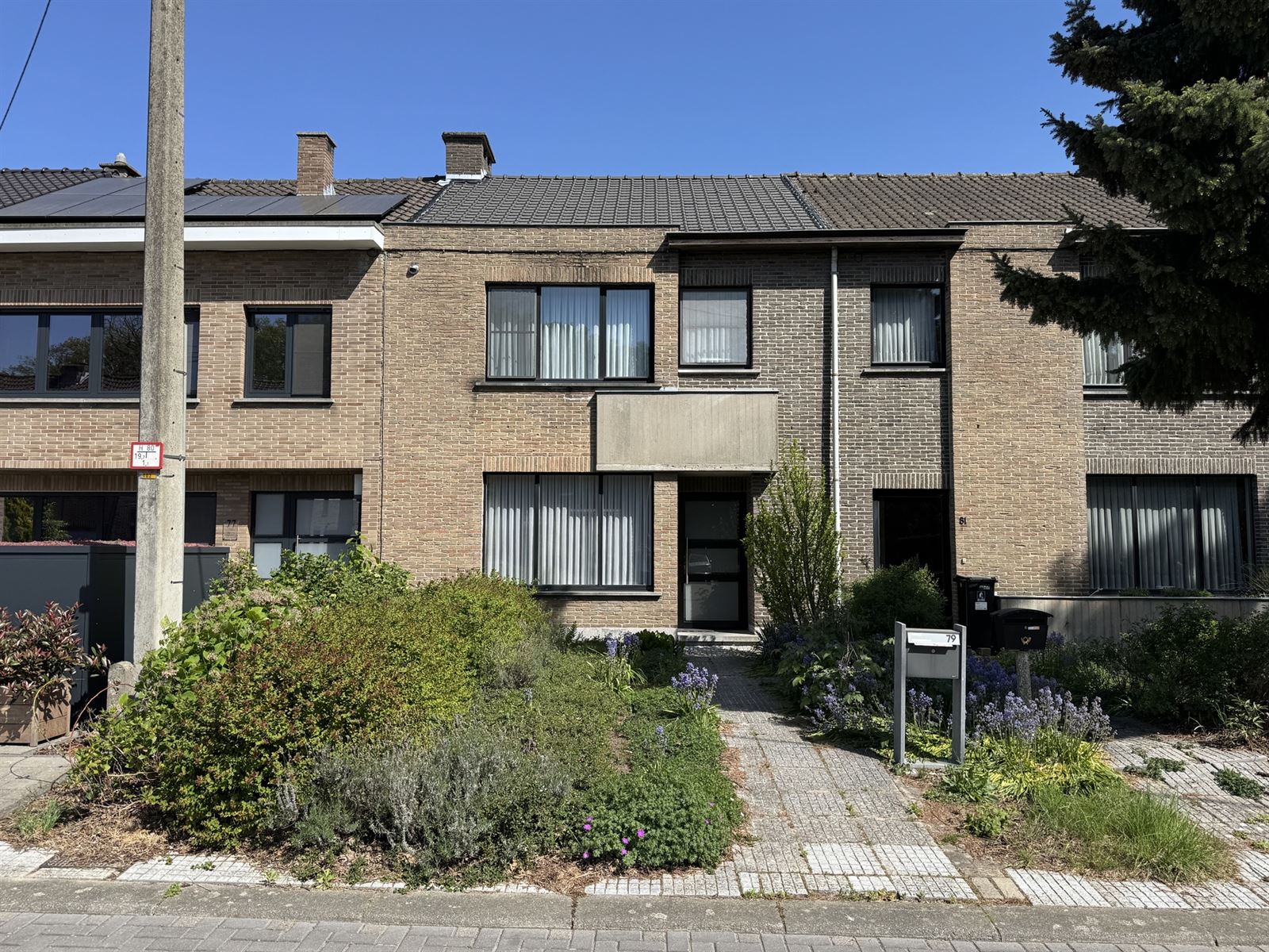 Gesloten bebouwing met garage - foto 1