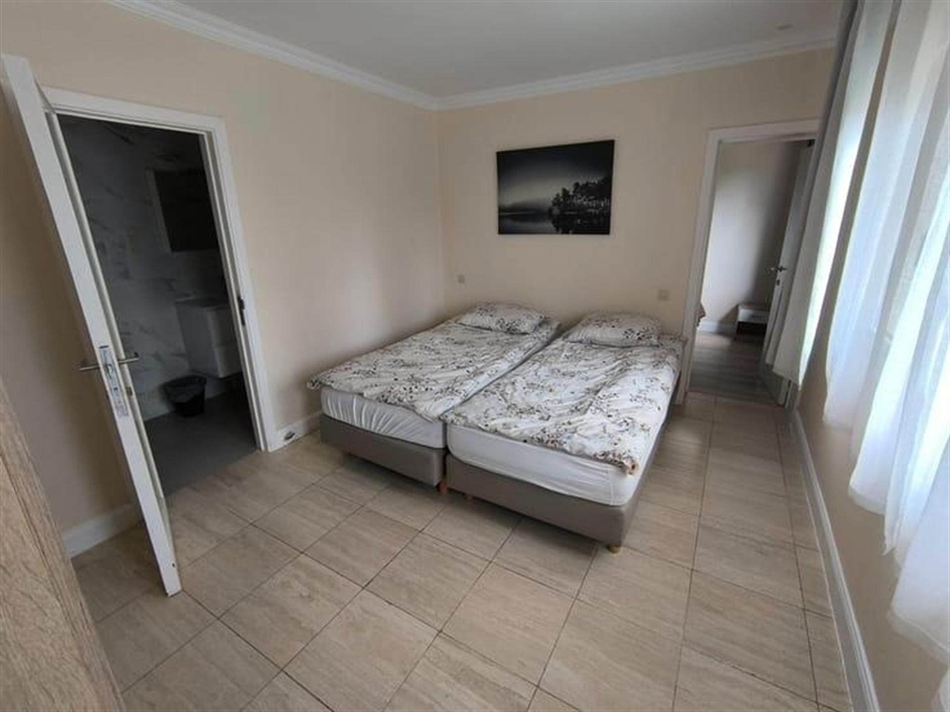 Ruim 2 slaapkamer appartement met zonnig terras.  - foto 5