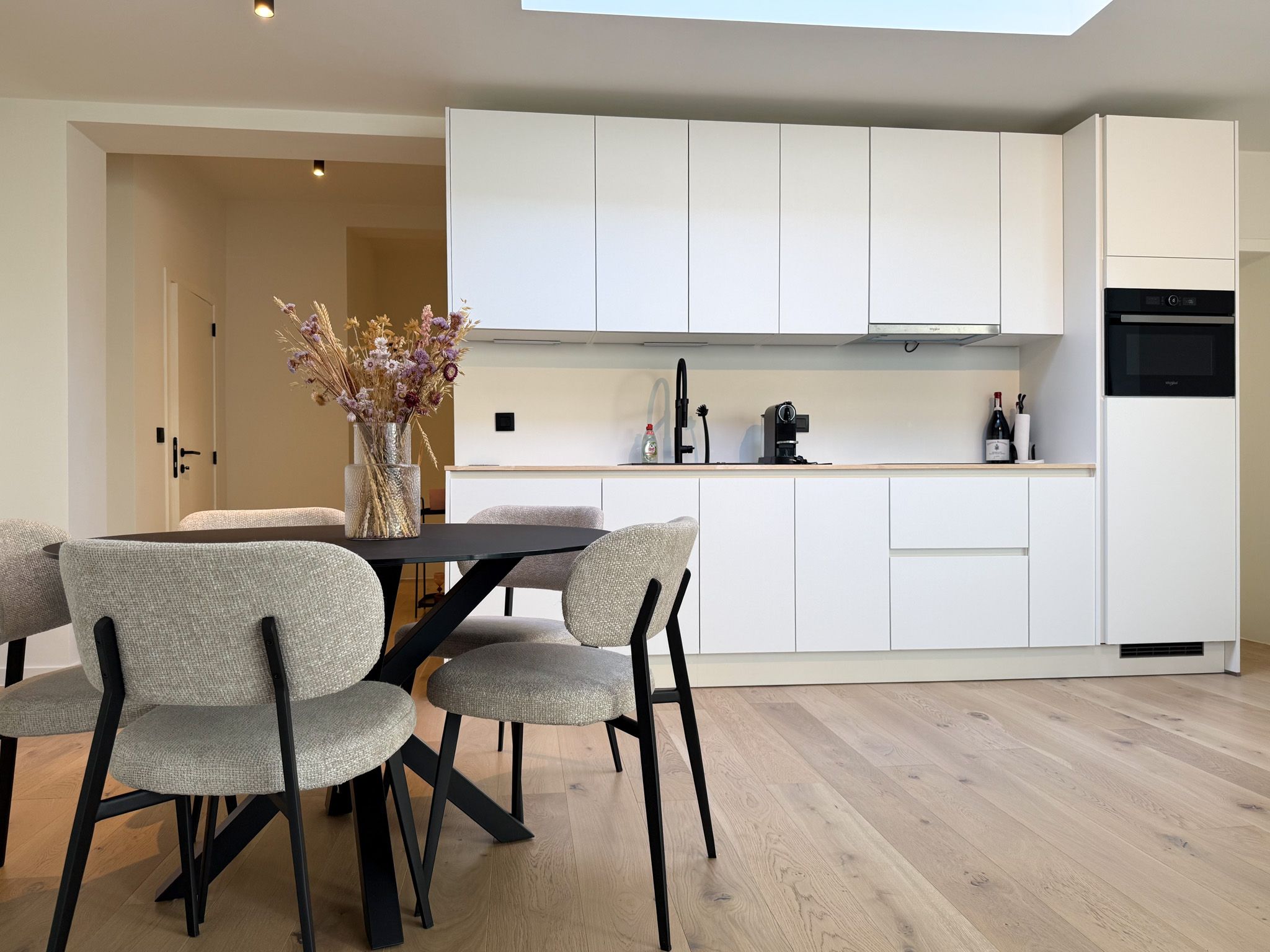 Gerenoveerd 1-slaapkamerappartement met stadskoer te huur in Gent! - foto 5