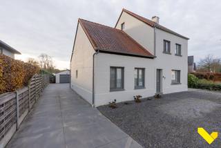 Charmante, volledig gerenoveerde gezinswoning met praktijkruimte, verwarmd zwembad en poolhouse — hartje Tessenderlo-HamOp zoek naar een instapklare...