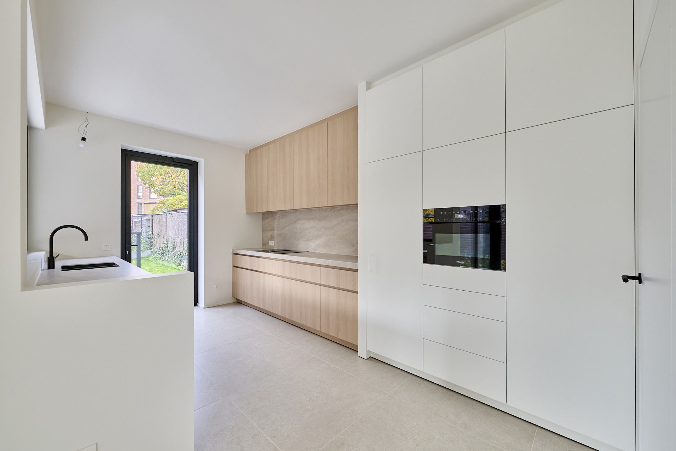 Ruime woning met 4 of 5 slaapkamers en 2 badkamers - foto 3