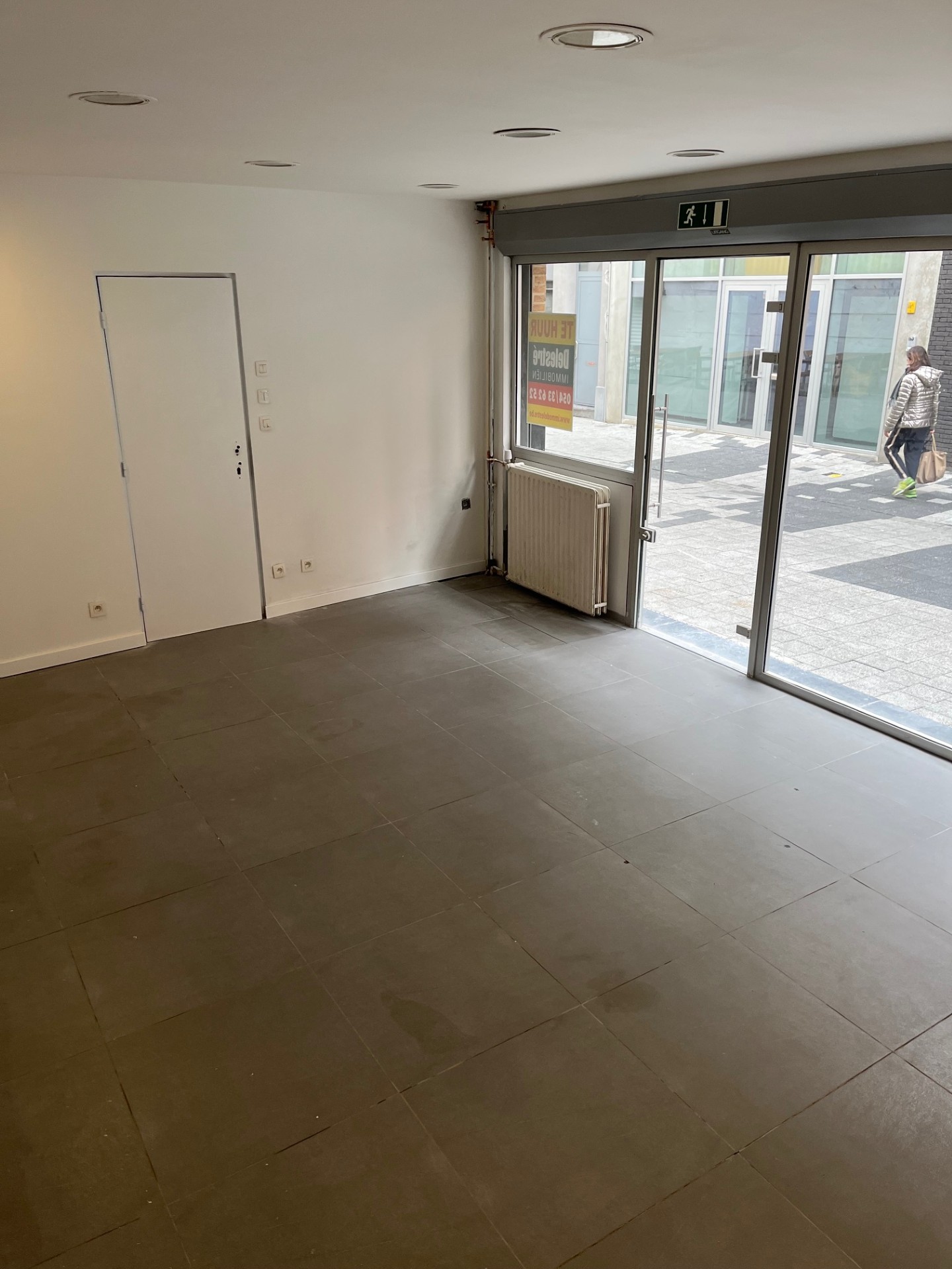 Compact en onderhoudsvriendelijk kantoor of winkelruimte in hartje Mechelen. - foto 4