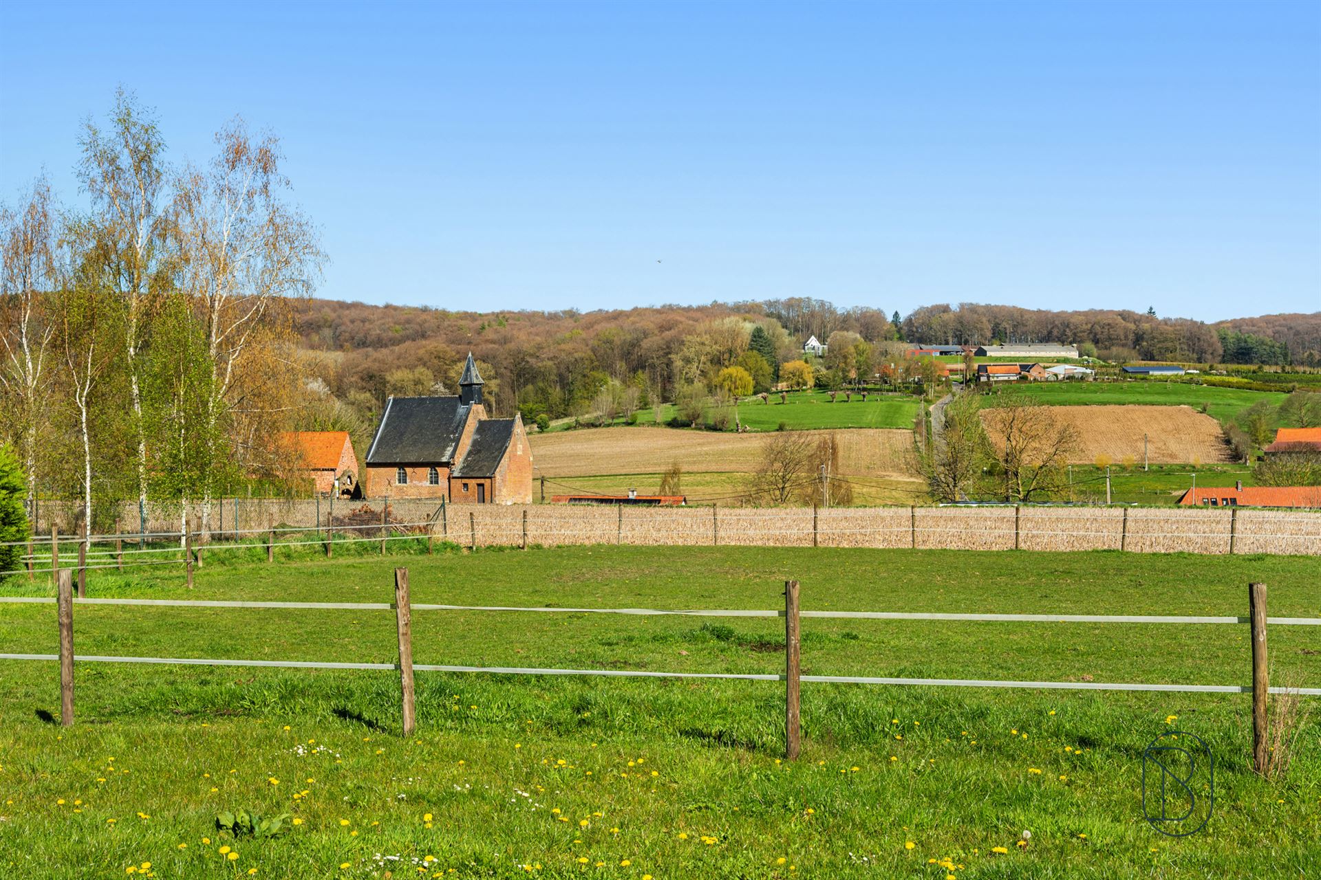 Chalet situé au calme sur un magnifique terrain de 7 225 m² - photo 5