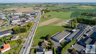 4 aanpalende percelen landbouwgrond (bouwland) op uitstekende ligging. De percelen zijn gemakkelijk bereikbaar. - LOT 1: 0078P0000: 2210 m²- LOT 2:...