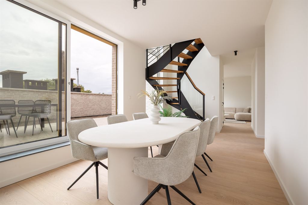 Hoogwaardig afgewerkt duplex app met ruim terras - foto 1