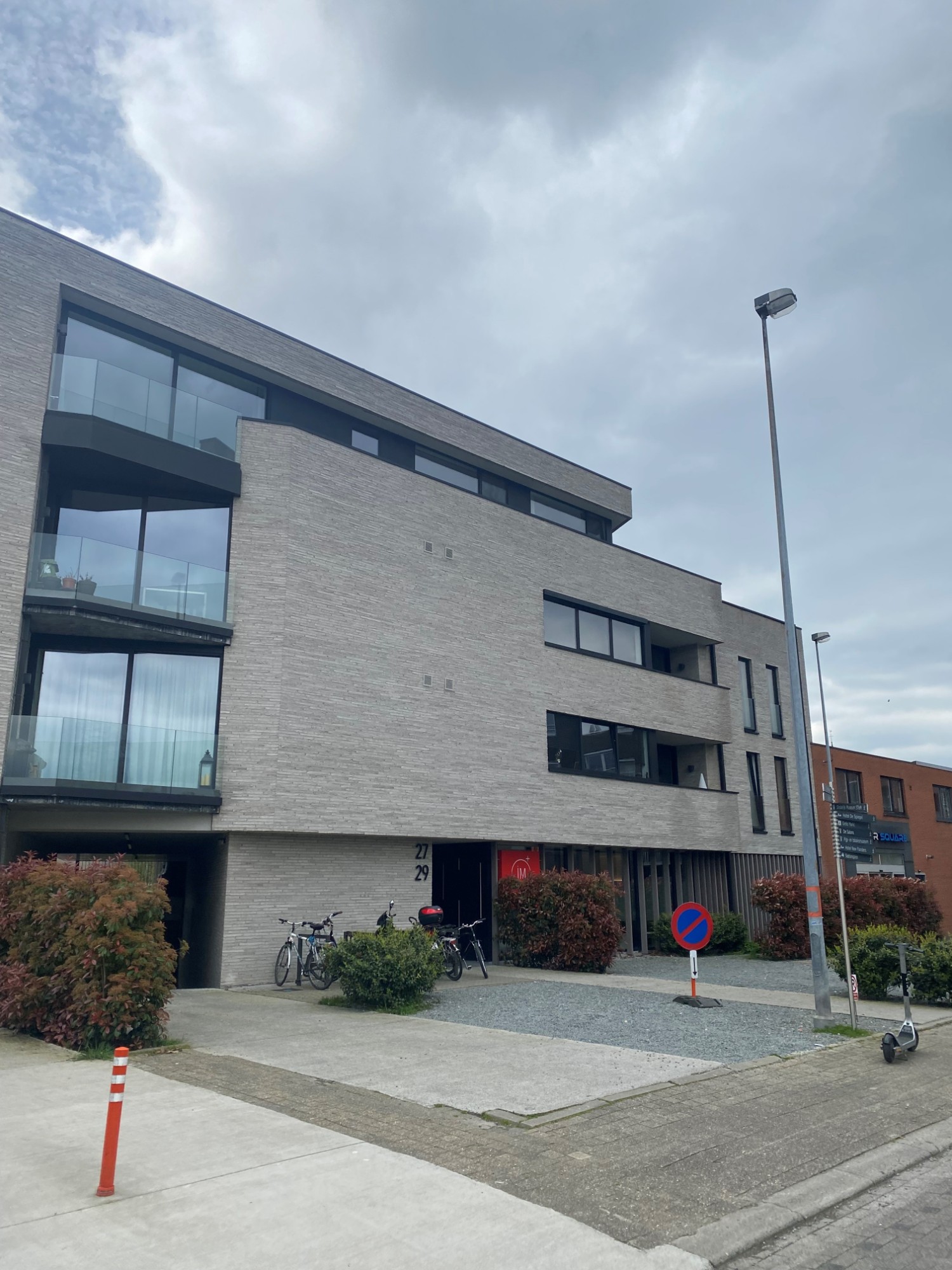 Centraal gelegen ondergrondse autostaanplaats - foto 5