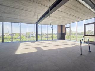 Op een absolute toplocatie, nabij de N16 en A12 en dichtbij alle nodige faciliteiten, bieden wij deze kantoorruimte aan.Het kantoor is gelegen in een...